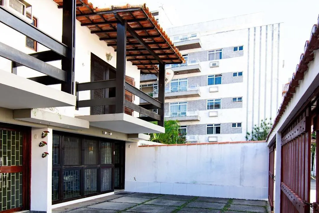 Casa de Férias Casa Em Cabo Frio: Ampla E Aconchegante Para 8 Hospedes !